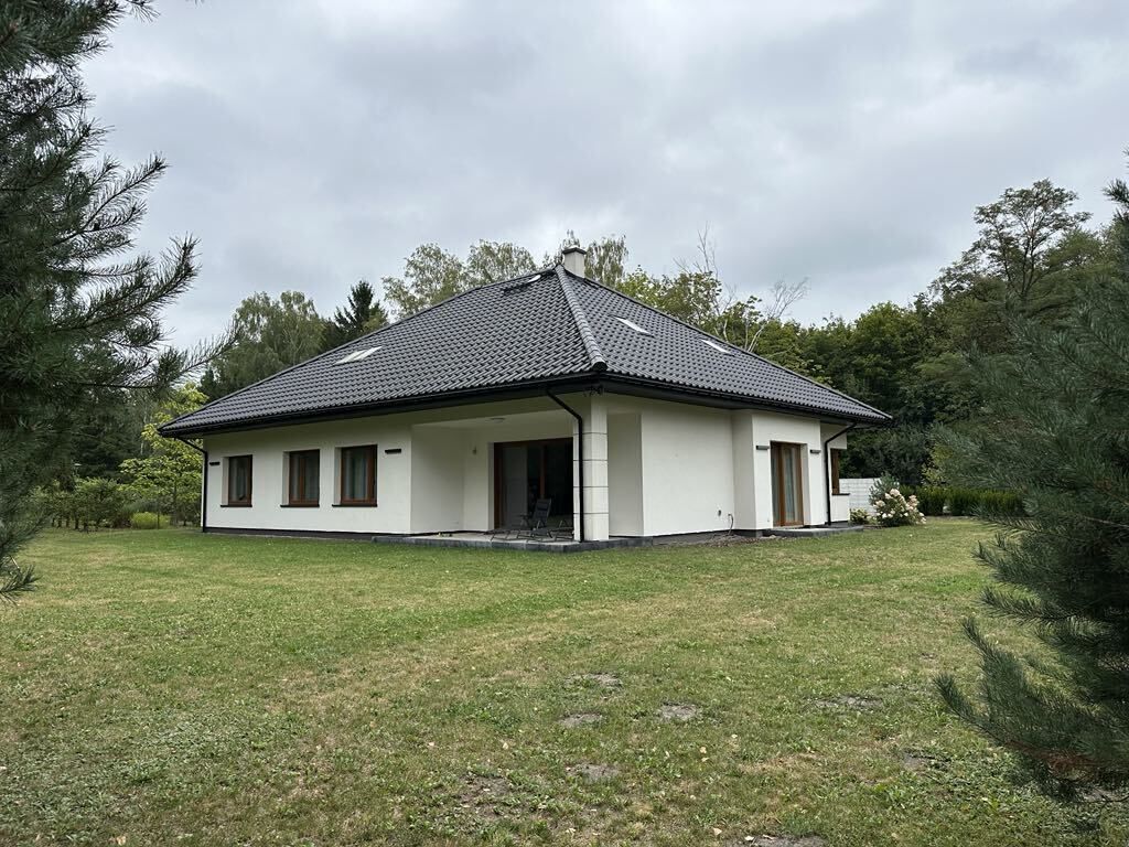 dom wolnostojący, 5 pokoi Złotokłos. Zdjęcie 2