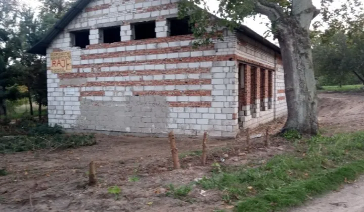 dom wolnostojący Steklno