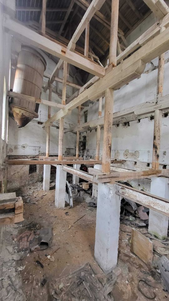 Hala/magazyn Gromadka. Zdjęcie 6