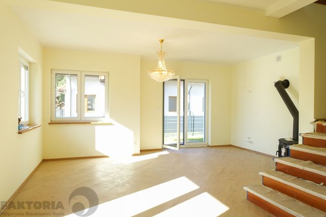 bliźniak, 5 pokoi Dobra. Zdjęcie 32