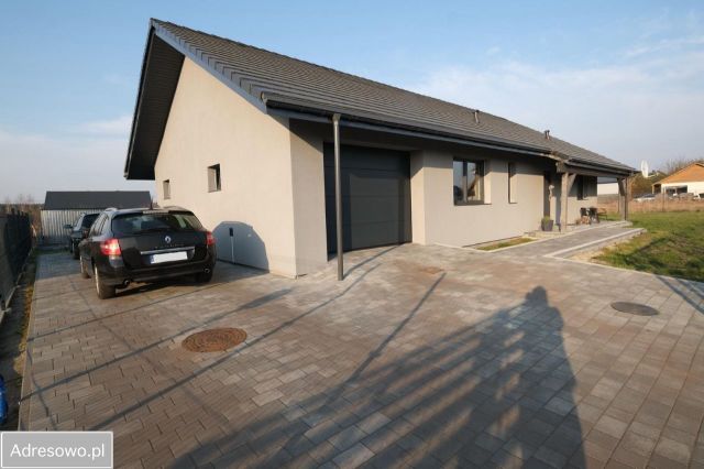 dom wolnostojący, 4 pokoje Żdżary. Zdjęcie 1