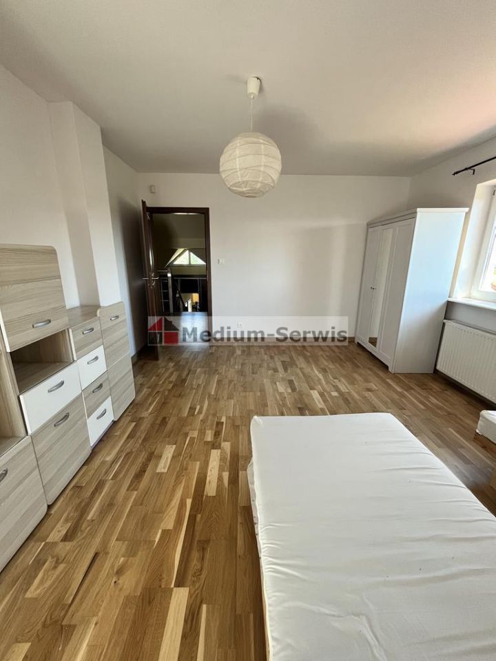 bliźniak, 4 pokoje Górno. Zdjęcie 12