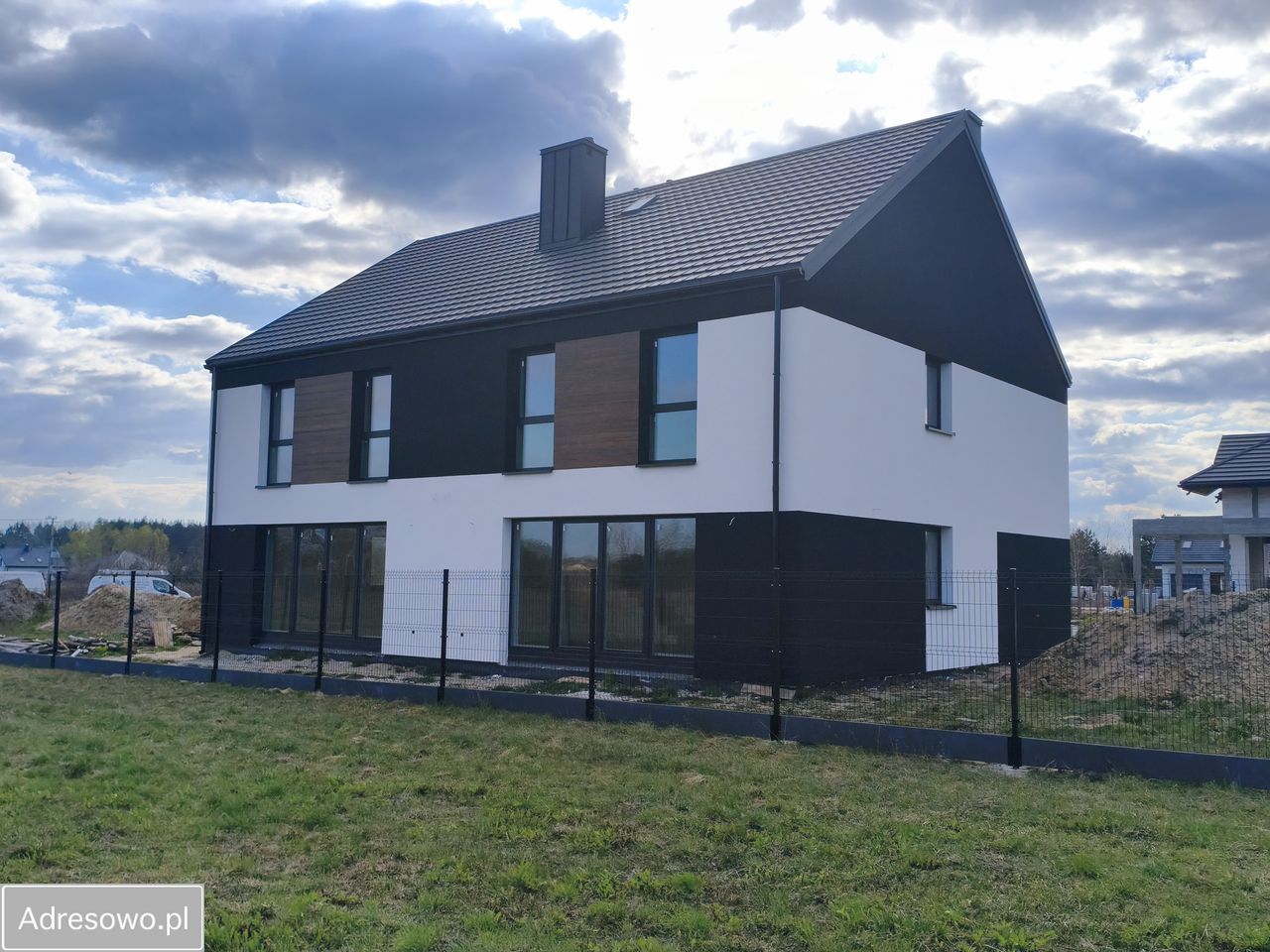 bliźniak, 5 pokoi Kąty. Zdjęcie 13