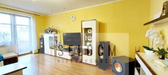 Mieszkanie 3-pokojowe Legnica. Zdjęcie 4