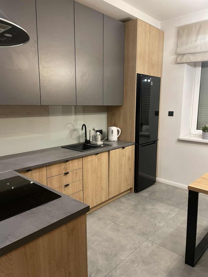 dom szeregowy, 4 pokoje Kielce Centrum, ul. Pomorska. Zdjęcie 2