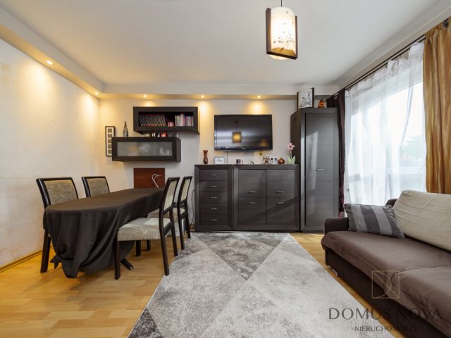 Mieszkanie 3-pokojowe Warszawa Włochy, al. Dwudziestolatków. Zdjęcie 1