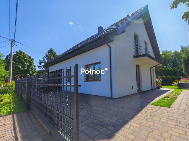 dom wolnostojący, 5 pokoi Łask. Zdjęcie 2