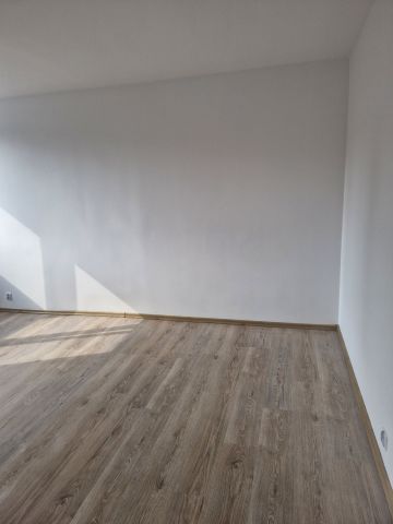 Mieszkanie 2-pokojowe Łódź Dąbrowa. Zdjęcie 1