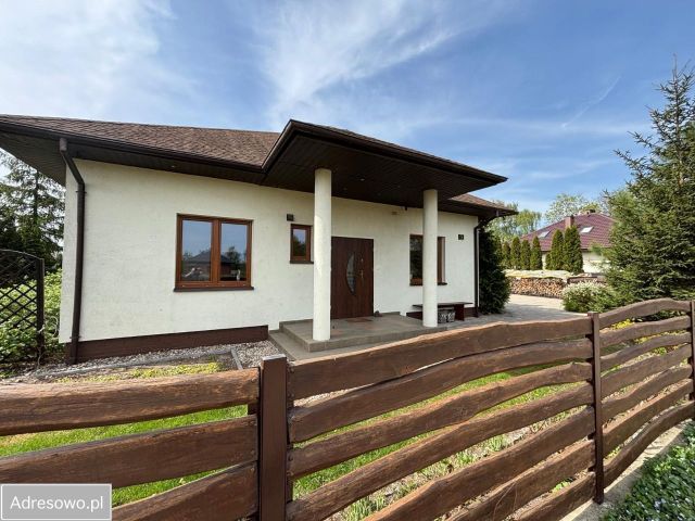 dom wolnostojący, 4 pokoje Koło, ul. Perłowa. Zdjęcie 1
