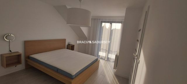 Mieszkanie 10-pokojowe Zabawa. Zdjęcie 26