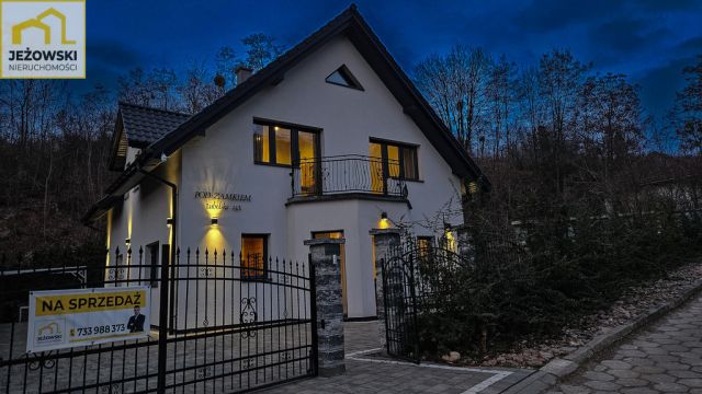 dom wolnostojący, 6 pokoi Janowiec. Zdjęcie 2