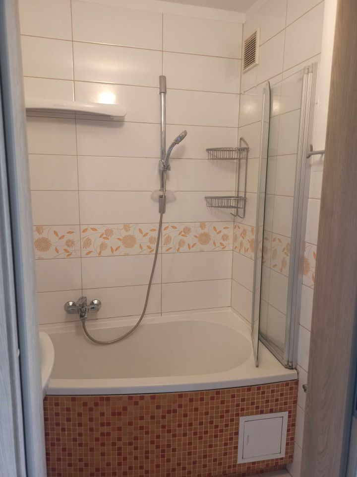 Mieszkanie 4-pokojowe Wieluń, os. kard. Stefana Wyszyńskiego. Zdjęcie 2