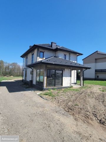dom wolnostojący, 10 pokoi Staniątki. Zdjęcie 1