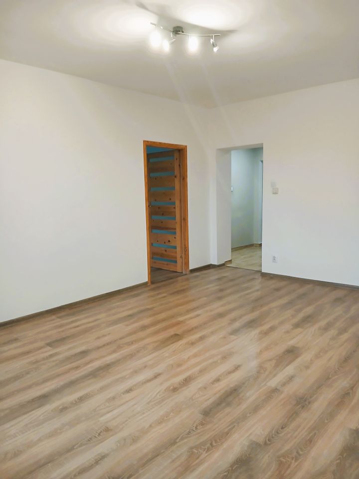 Mieszkanie 3-pokojowe Świdnica Centrum, ul. Długa. Zdjęcie 3