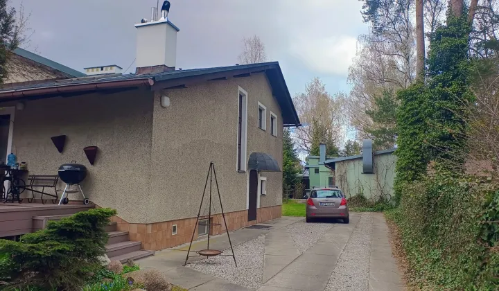 dom wolnostojący, 6 pokoi Brwinów