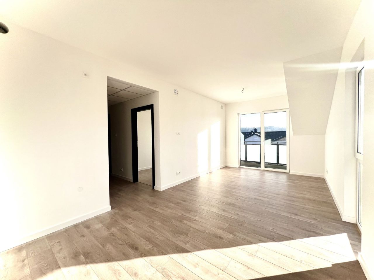 Mieszkanie 3-pokojowe Myślenice. Zdjęcie 3