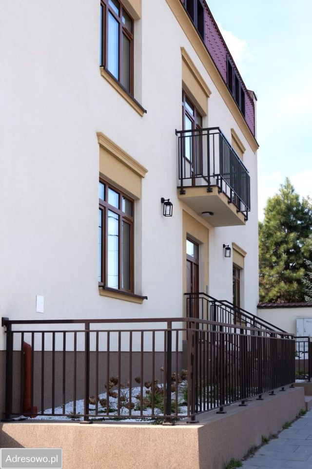 dom wolnostojący, 14 pokoi Kraków Witkowice, ul. Dożynkowa. Zdjęcie 1