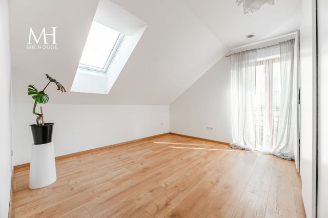 dom wolnostojący, 5 pokoi Zgierz. Zdjęcie 11