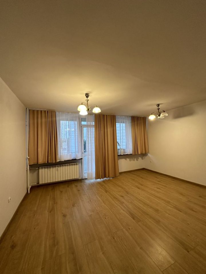 Mieszkanie 2-pokojowe Warszawa Ochota, pl. Artura Zawiszy. Zdjęcie 1