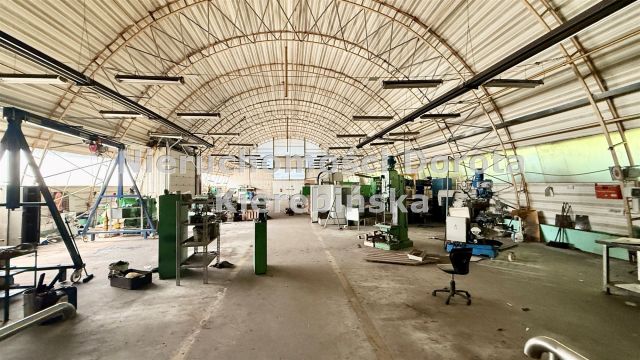 Hala/magazyn Ujazd. Zdjęcie 21