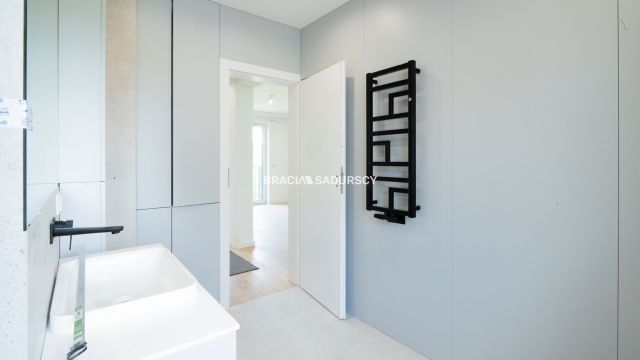 Mieszkanie 4-pokojowe Strumiany. Zdjęcie 8