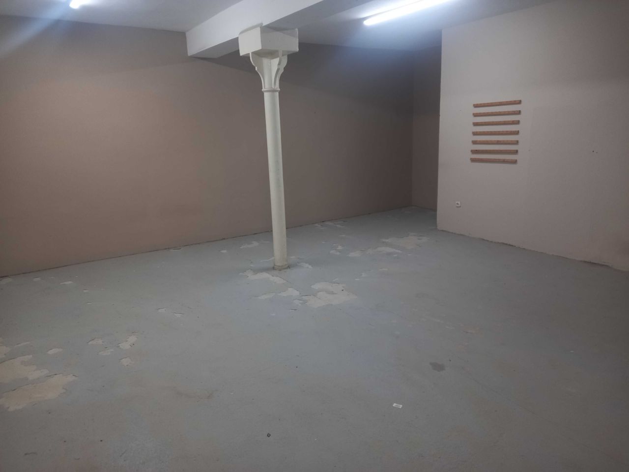 Lokal Niemcza, rynek Rynek. Zdjęcie 7