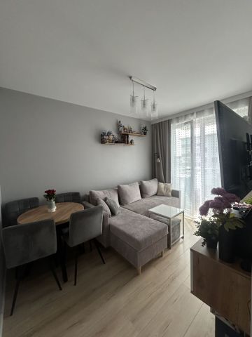 Mieszkanie 3-pokojowe Jaroty, ul. Zachodnia. Zdjęcie 1