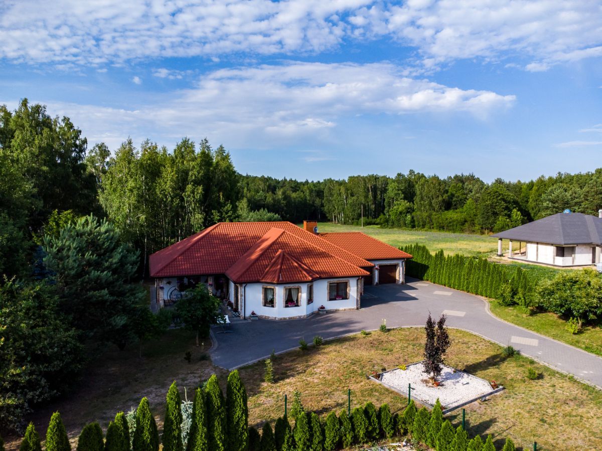 dom wolnostojący, 7 pokoi Syski