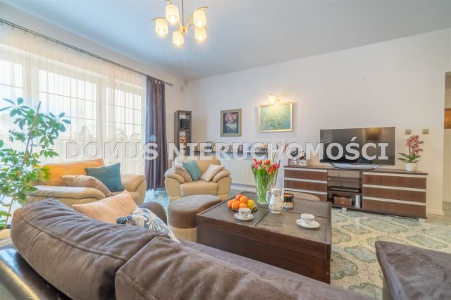 dom wolnostojący, 4 pokoje Brzeziny, ul. Polna. Zdjęcie 1