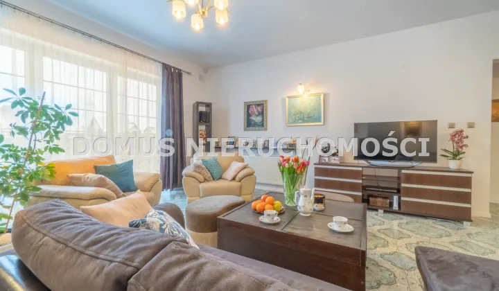 dom wolnostojący, 4 pokoje Brzeziny, ul. Polna