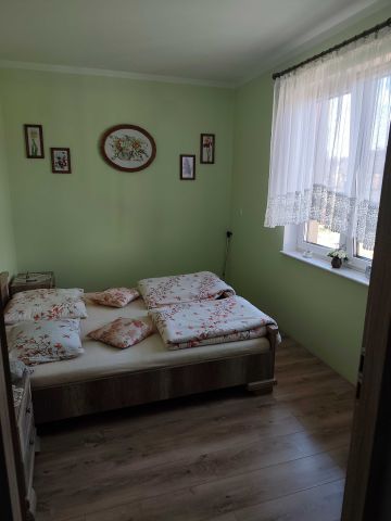 dom wolnostojący, 2 pokoje Rychlik. Zdjęcie 2