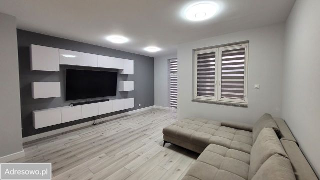 dom szeregowy, 5 pokoi Święta Katarzyna, ul. Cicha. Zdjęcie 1