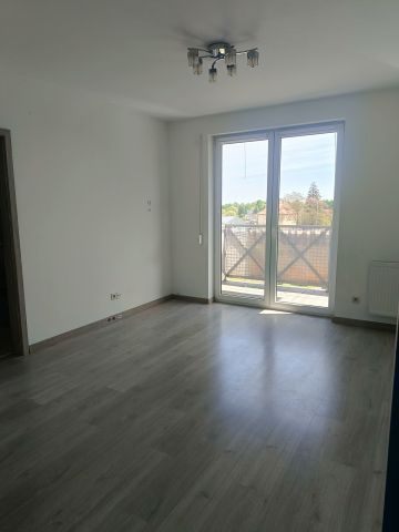 Mieszkanie 3-pokojowe Śrem, ul. Makuszyńskiego. Zdjęcie 1