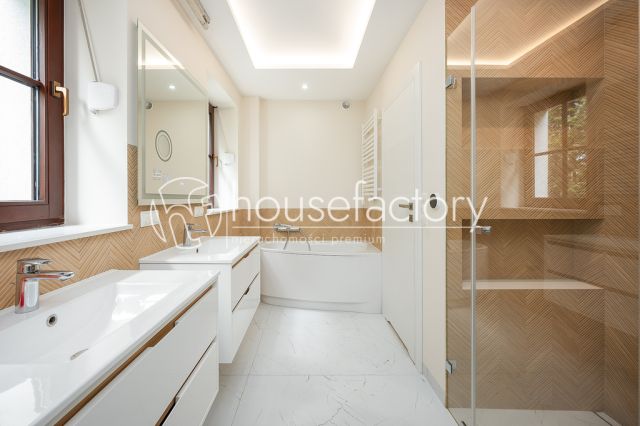 Mieszkanie 5-pokojowe Łódź Bałuty, ul. gen. Antoniego Jeziorańskiego. Zdjęcie 13