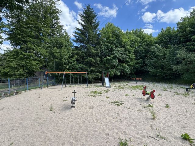 Mieszkanie 3-pokojowe Kromnów. Zdjęcie 8