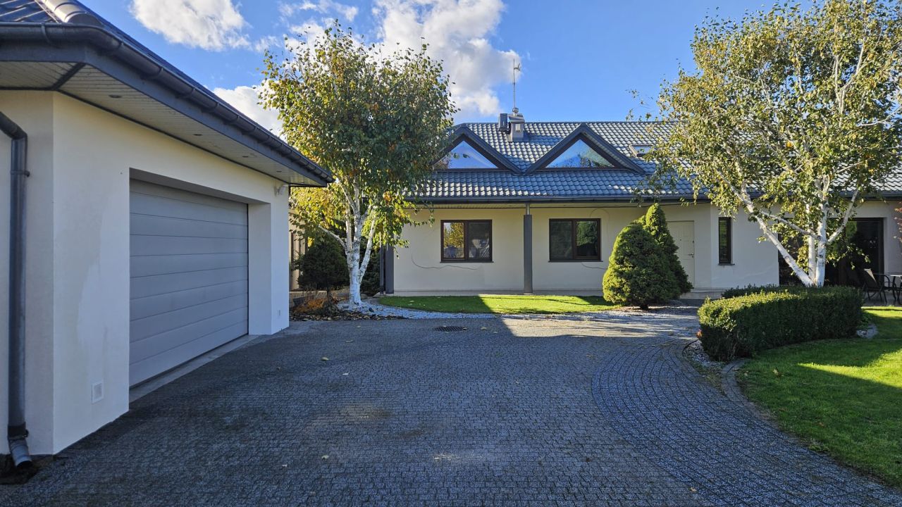 dom wolnostojący, 5 pokoi Radom Długojów Górny, ul. Kmicica. Zdjęcie 3