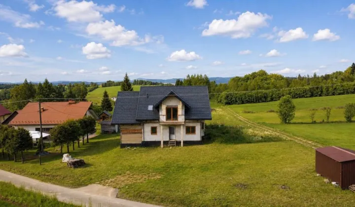 dom wolnostojący, 6 pokoi Poraż
