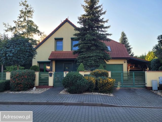 dom wolnostojący, 5 pokoi Wrocław Pracze Odrzańskie, ul. Piekarska. Zdjęcie 1