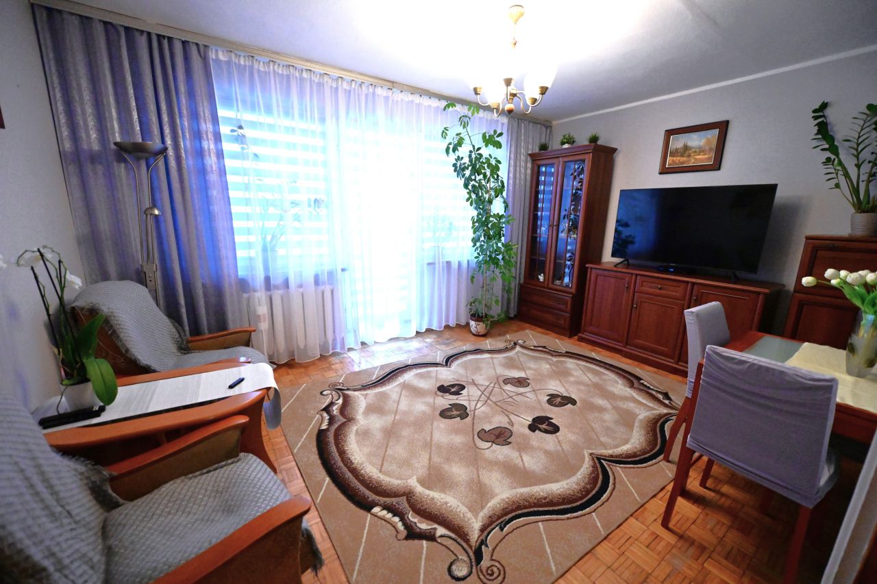 Mieszkanie 3-pokojowe Warszawa Gocław, ul. Salamandry. Zdjęcie 2