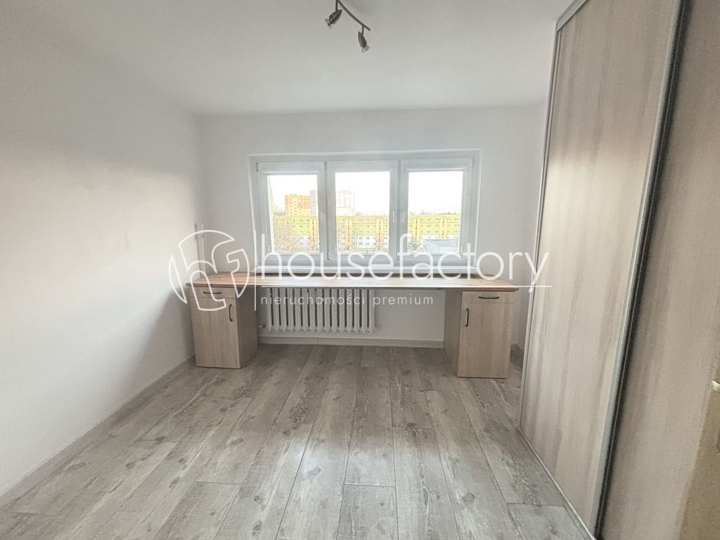 Mieszkanie 3-pokojowe Łódź Górna. Zdjęcie 2