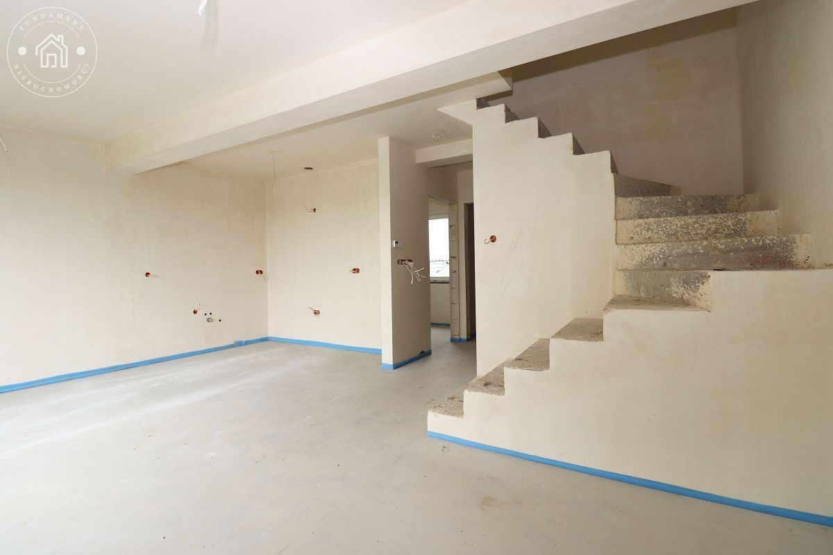 bliźniak, 6 pokoi Podzamcze. Zdjęcie 6