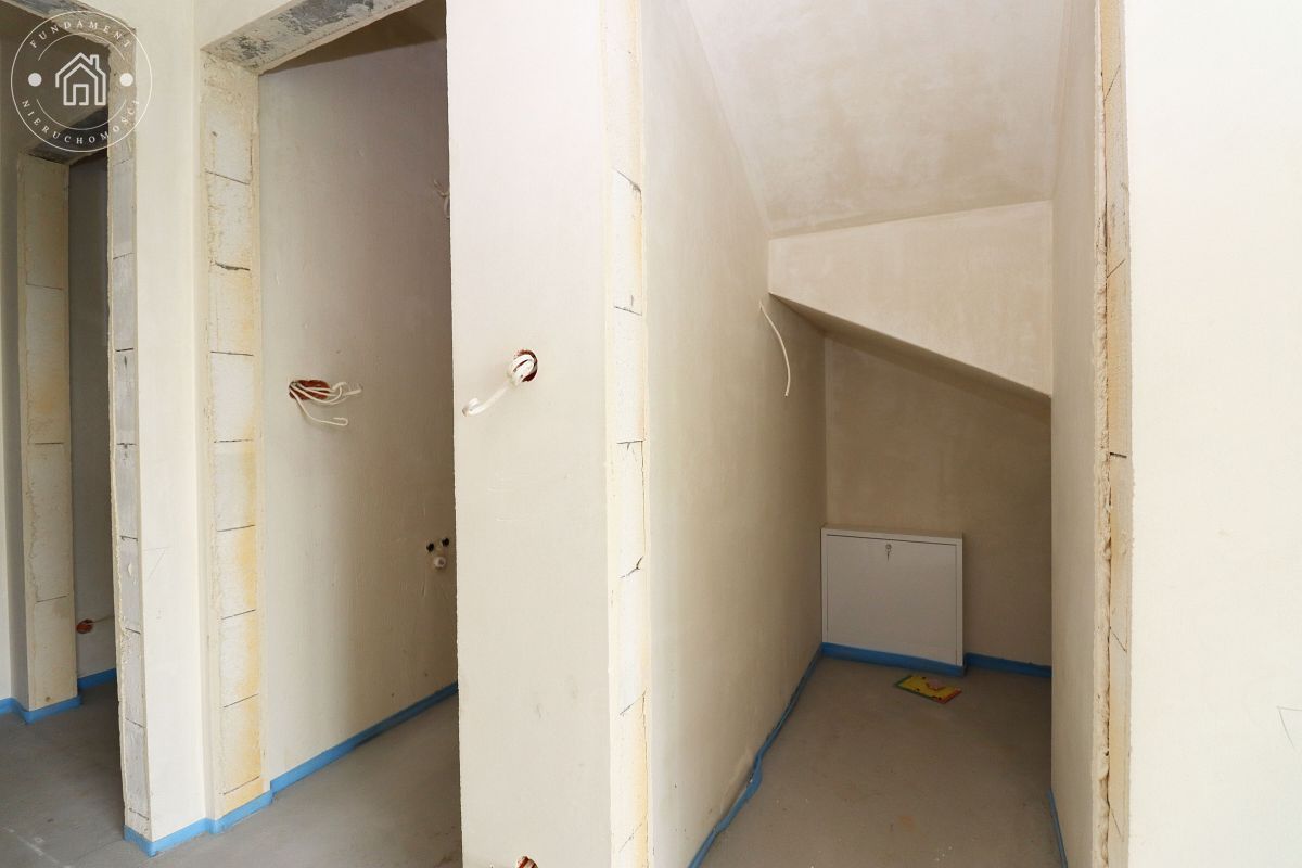 bliźniak, 6 pokoi Podzamcze. Zdjęcie 7