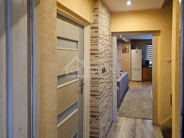 dom wolnostojący, 5 pokoi Jędrzejów. Zdjęcie 2