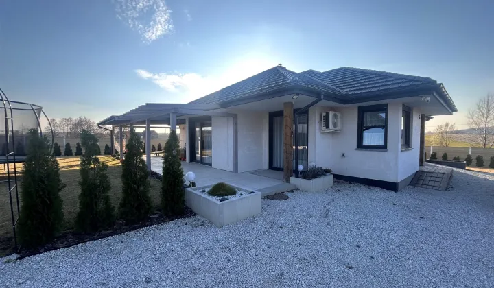 dom wolnostojący, 3 pokoje Sadłóżek