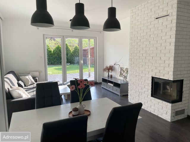 Mieszkanie 3-pokojowe Radomierzyce. Zdjęcie 1