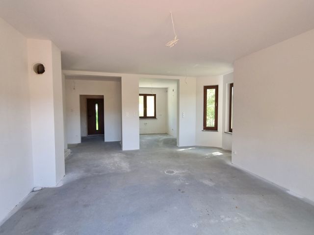 dom wolnostojący, 6 pokoi Bagno. Zdjęcie 14