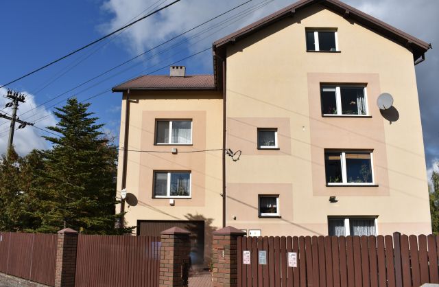 budynek wielorodzinny, 13 pokoi Kobyłka Grabicz, ul. Henryka Sienkiewicza. Zdjęcie 1