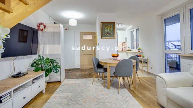 Mieszkanie 3-pokojowe Kraków Kliny, ul. Komuny Paryskiej. Zdjęcie 1