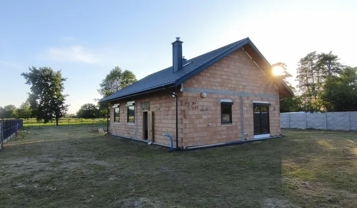 dom wolnostojący, 3 pokoje Bieganów, ul. Stokrotki