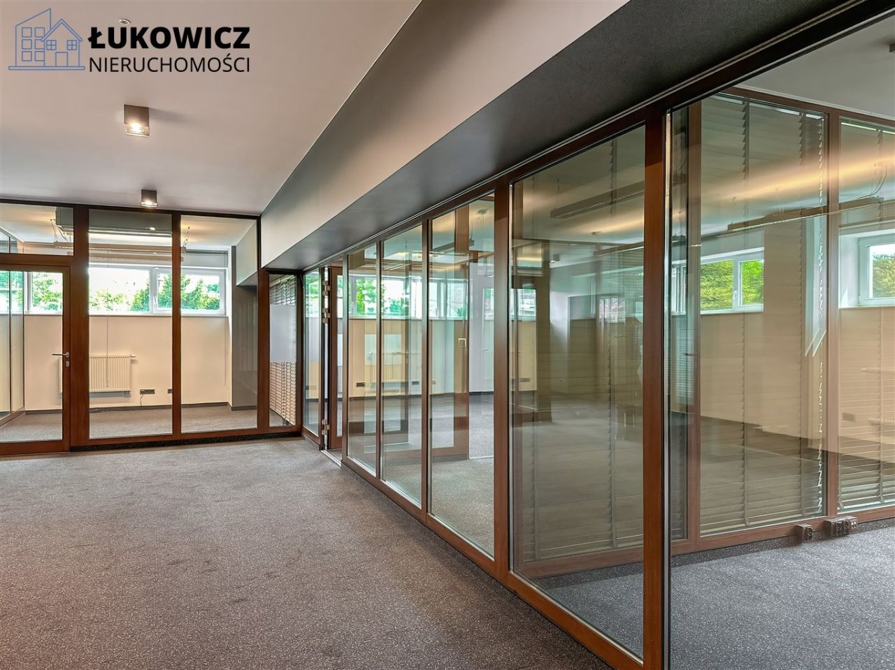 Biuro Bielsko-Biała Osiedle Karpackie. Zdjęcie 3